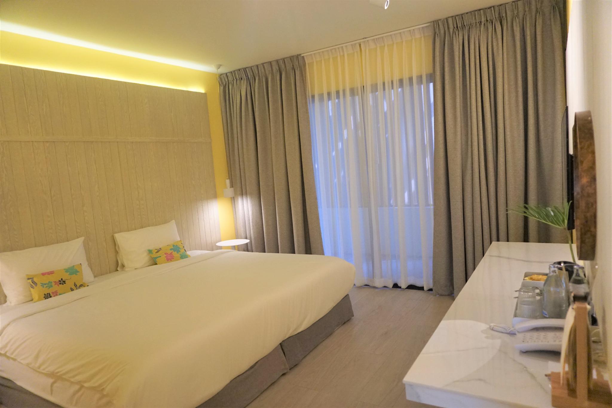 Room, Double Bed, Pool Access