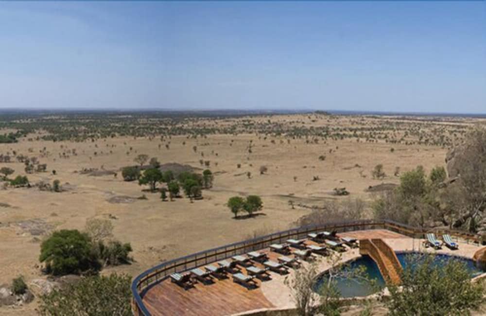 Lobo Wildlife Lodge 20/21