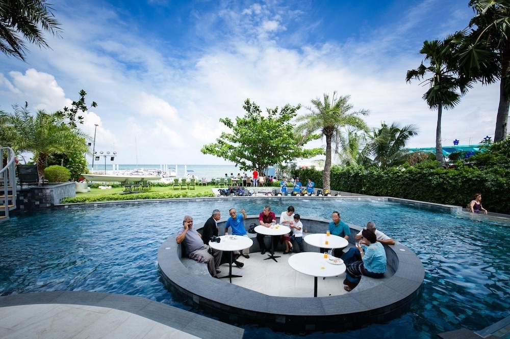 Worita Cove Hotel 36/44