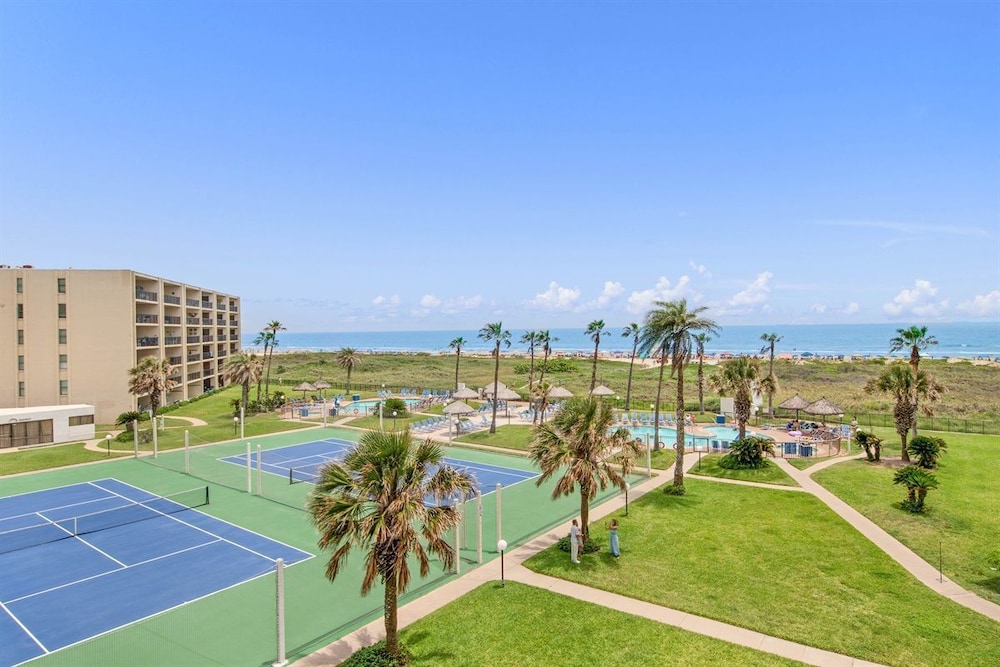 Royale Beach and Tennis Club, a VRI resort 18/49