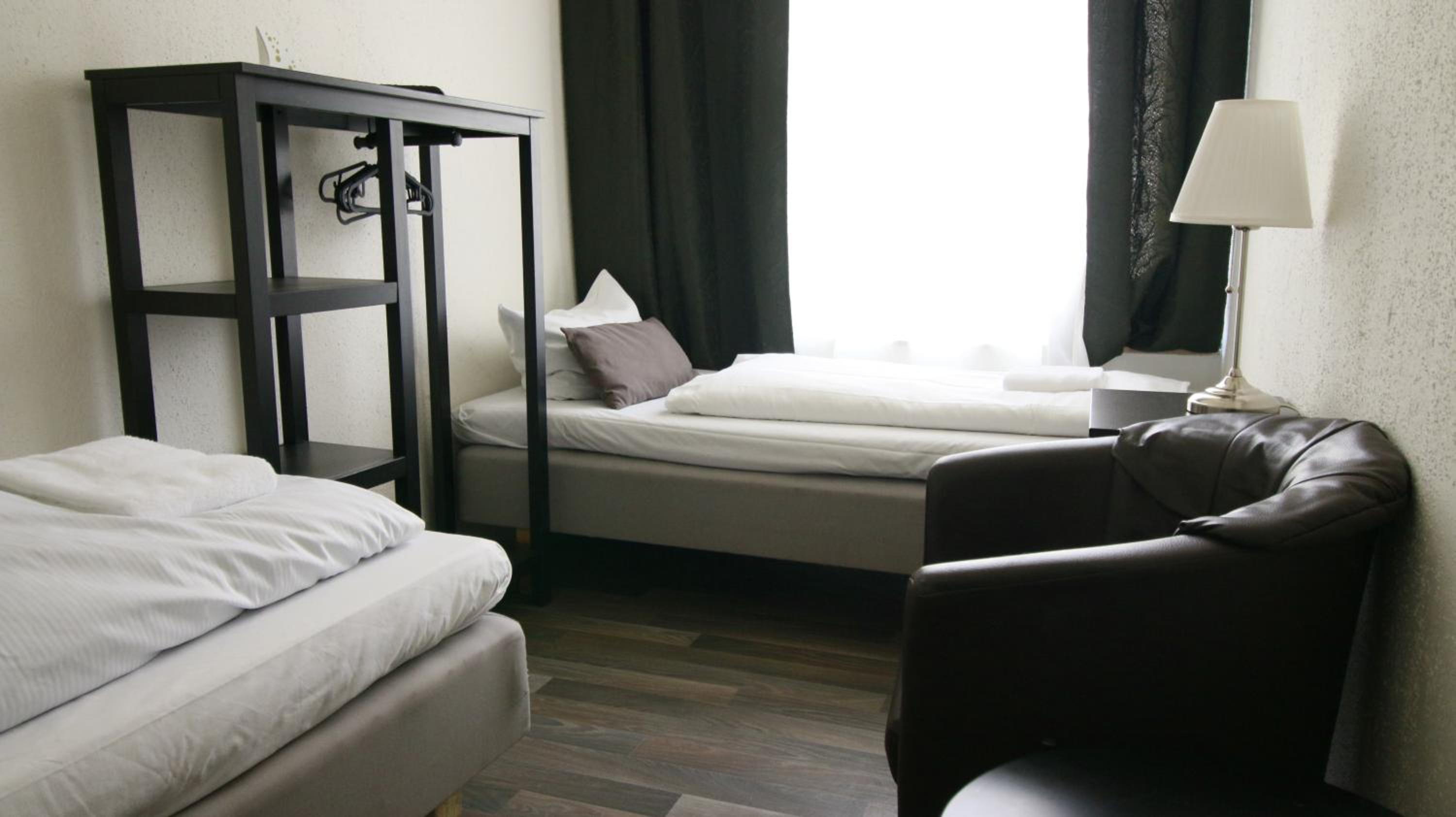 Room, Twin Beds