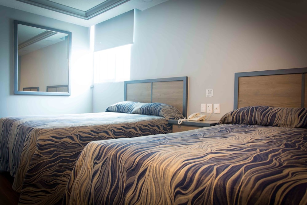 STANDARD, 2 DOUBLE BEDS