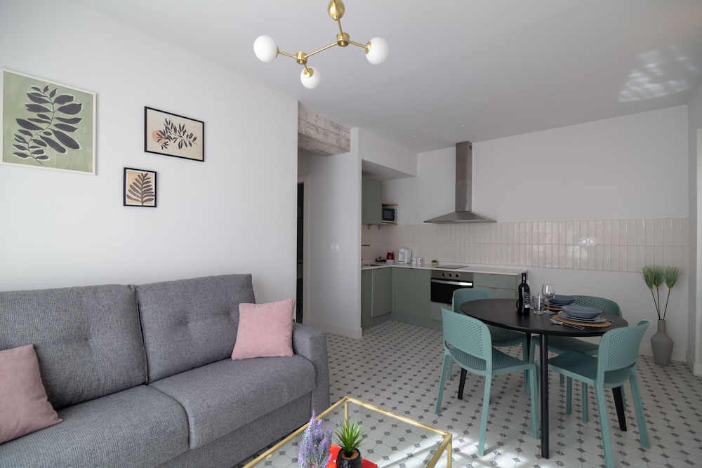 Apartamentos Teatro by Be Alicante 25/43