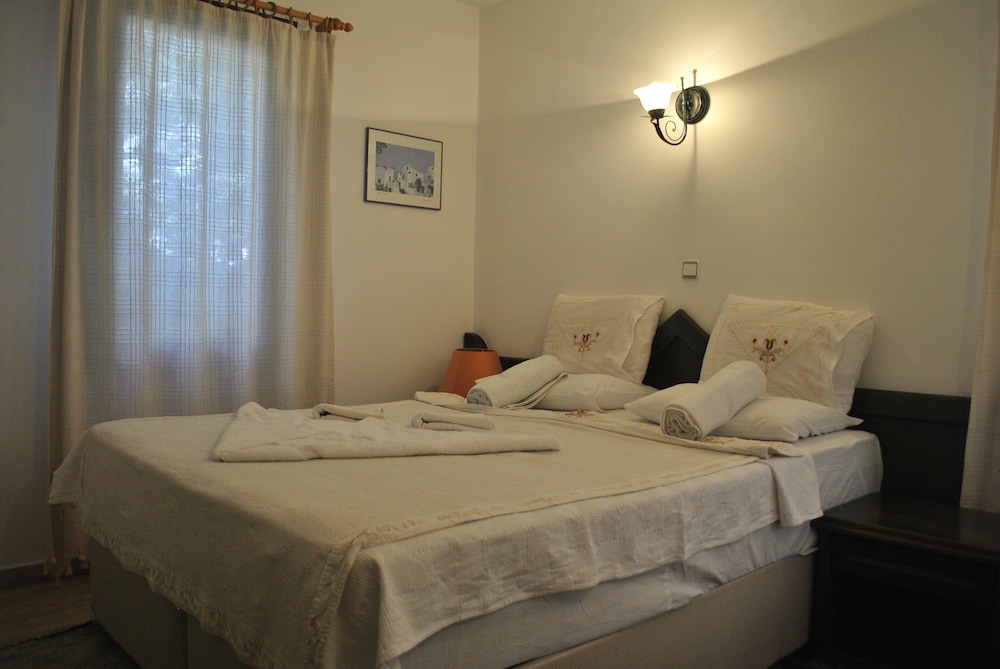 Comfort, Studio, Suite, King Bed