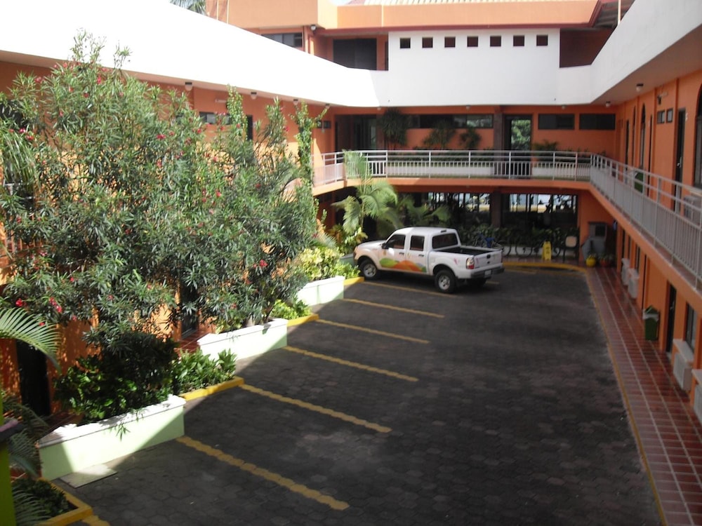 Hotel Playa Cristal 45/47