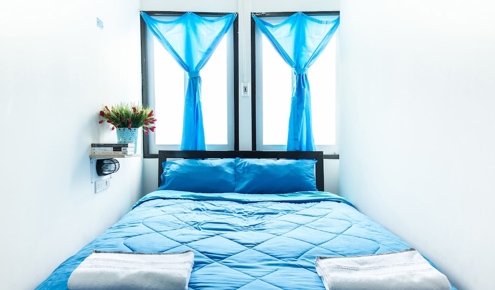 Zee Thai Hostel (Thaitone Hostel) 24/69