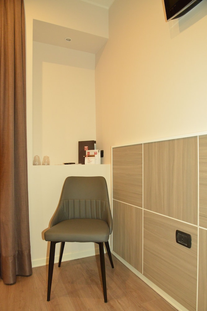 HOTEL TIEMPO 12/33