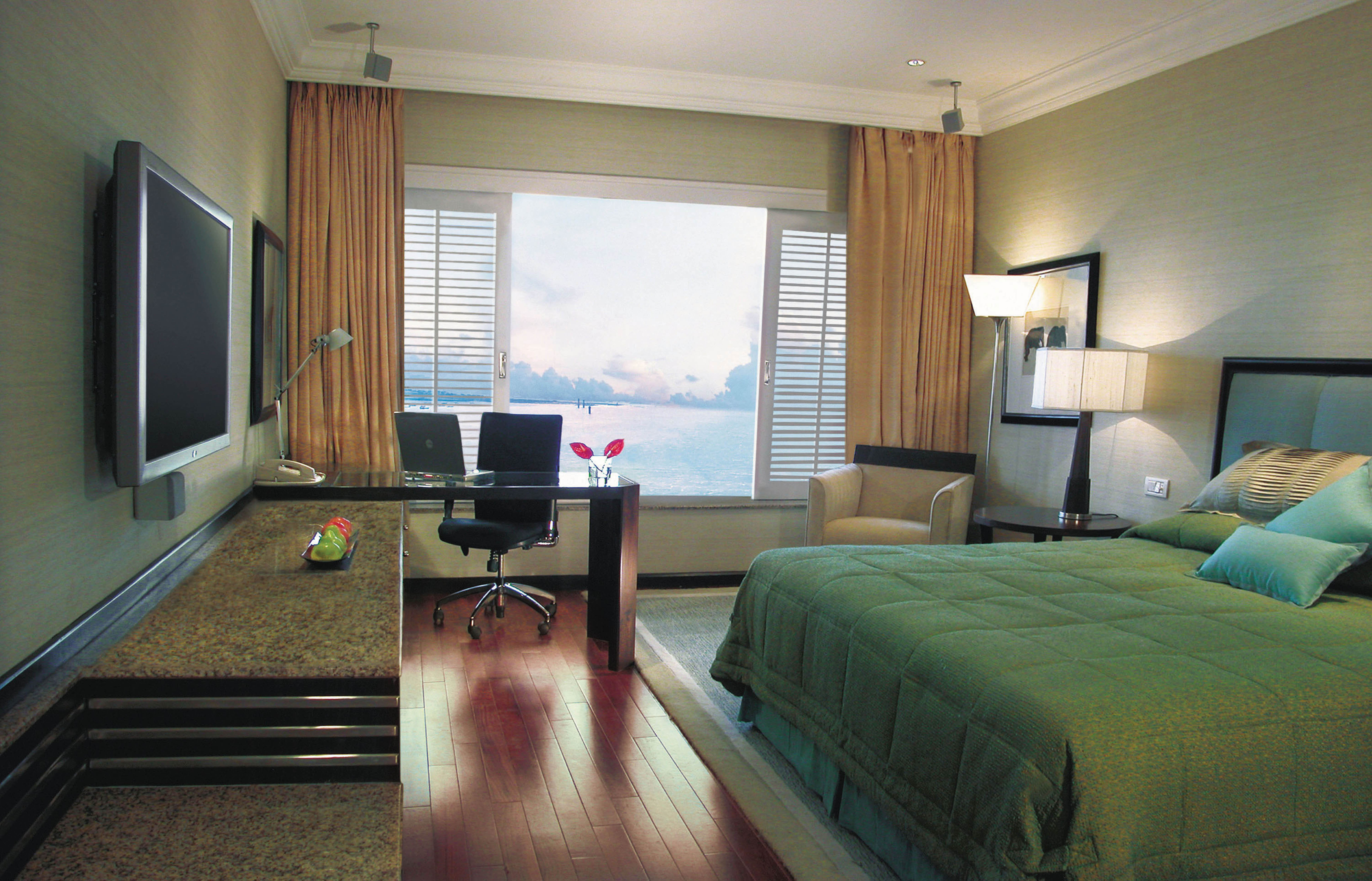 TAJ LANDS END 29/84