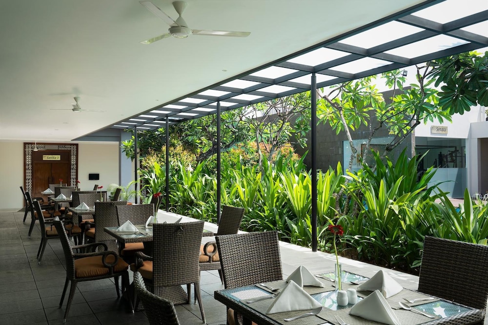 Hotel Santika Mataram 54/70