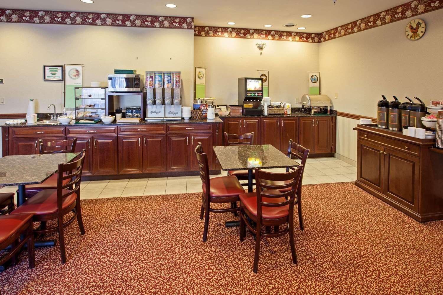 Country Inn & Suites by Radisson, Elkhart North 10/15