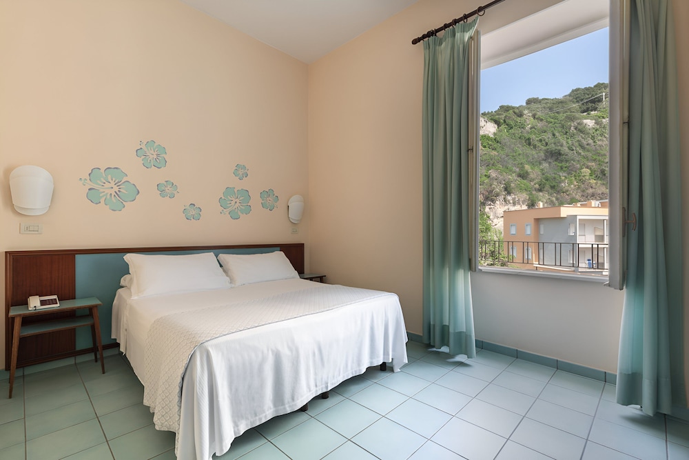 Hotel Serapo 12/58