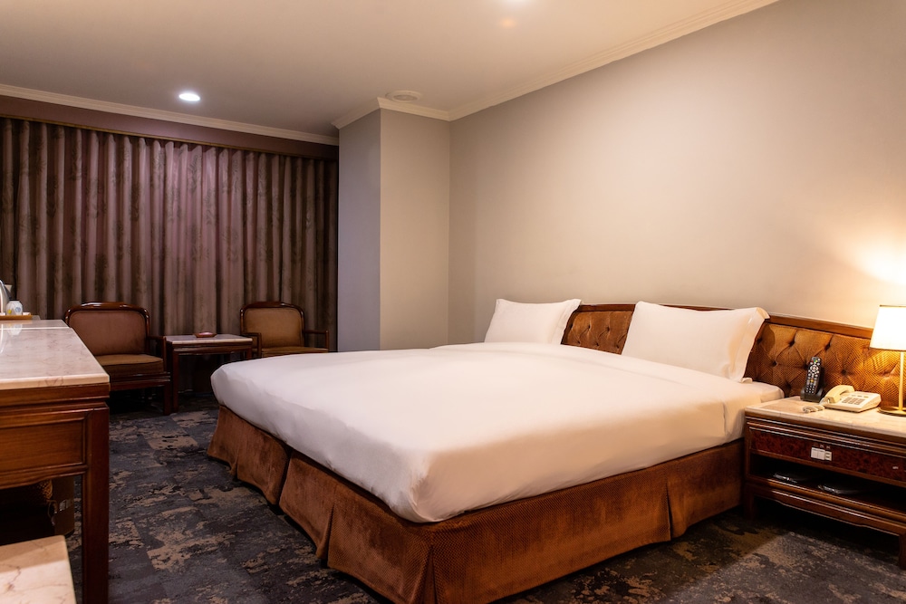 Chiayi King Hotel 18/65