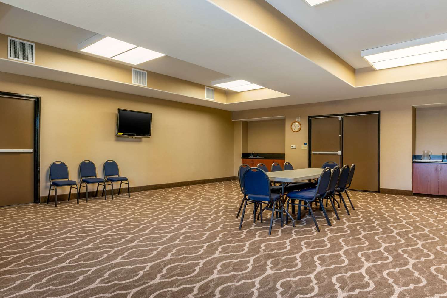 Comfort Inn & Suites Galt Lodi North 6/39
