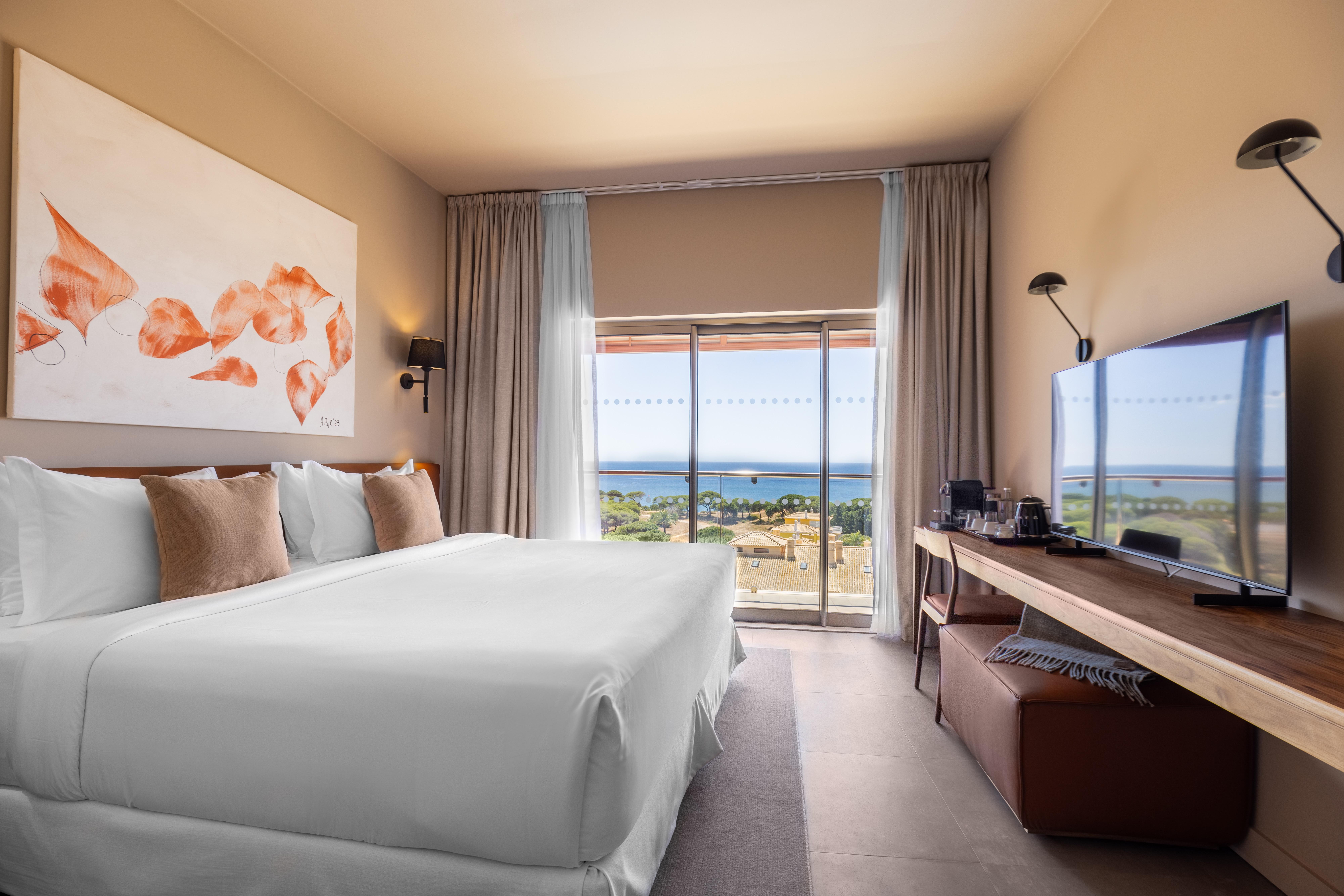 Premium, Pool or Sea View, Balcony