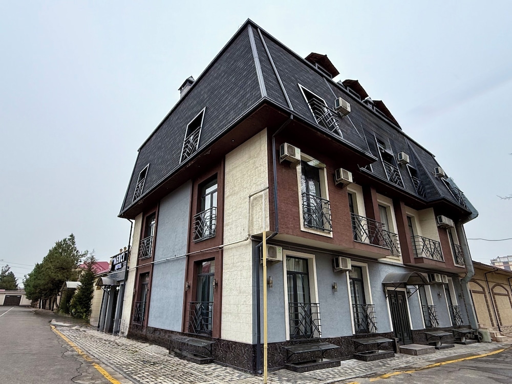 MERCI HOTEL 2/36