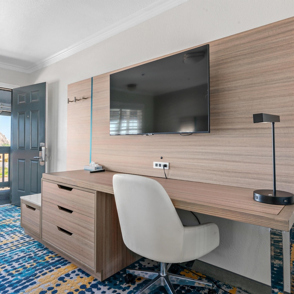 Pacific Shores Inn 42/56