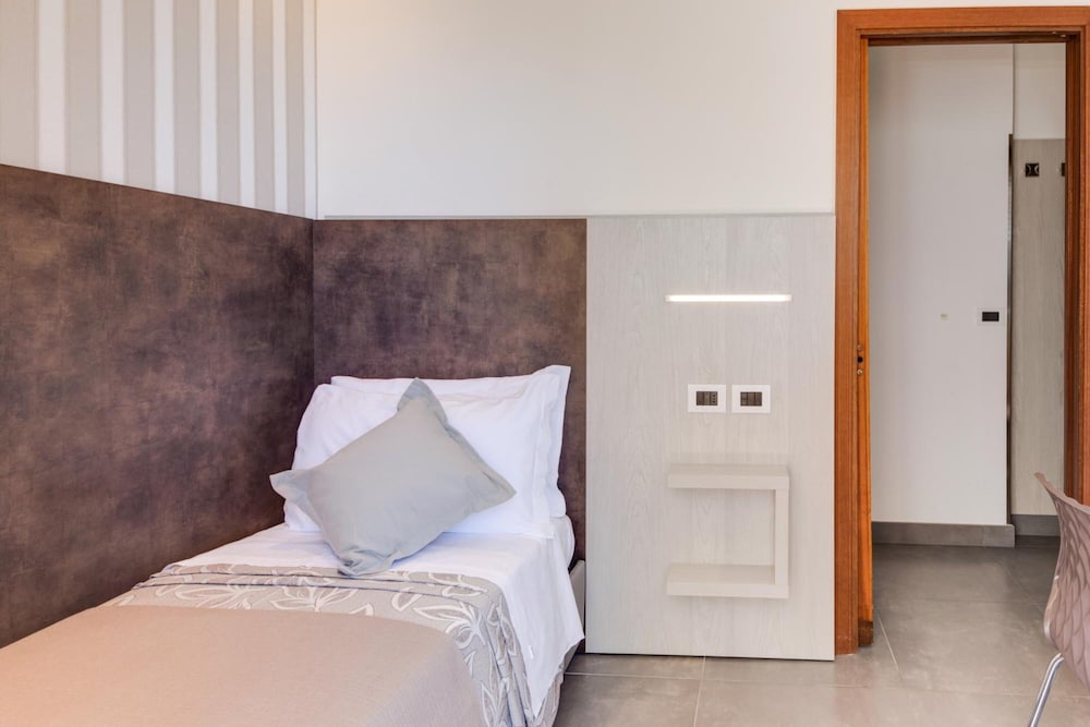 Hotel Cavour 13/30