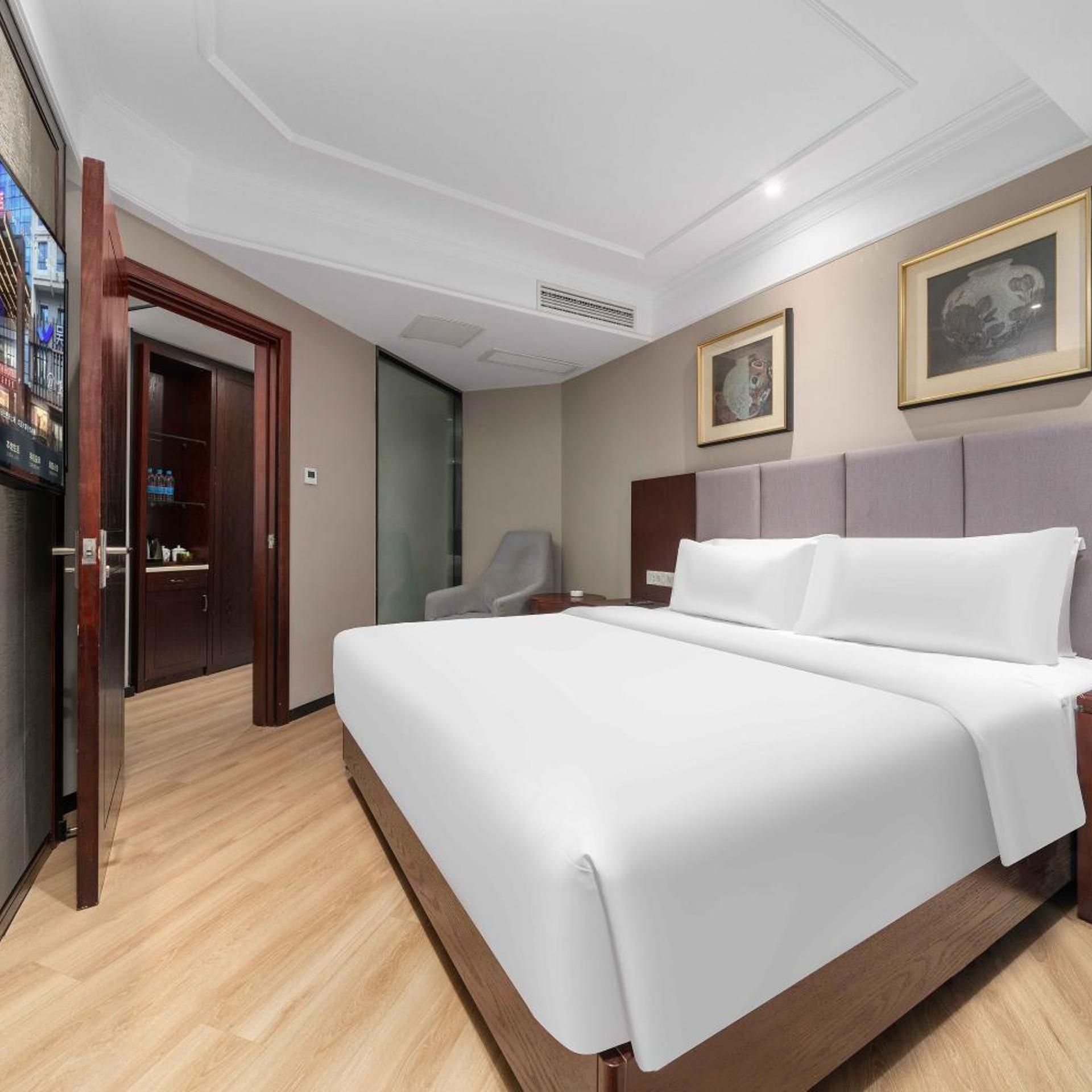 Huzhou Wealth Hotel 25/50