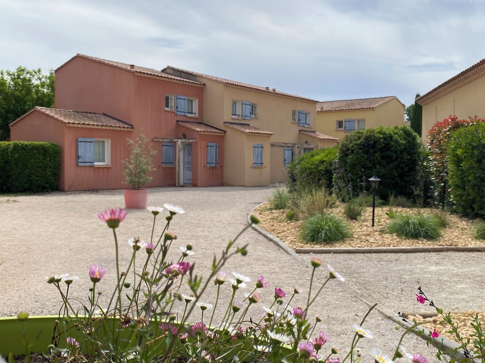 Residence Lagrange Vacances L Oustau de Sorgue 60/64