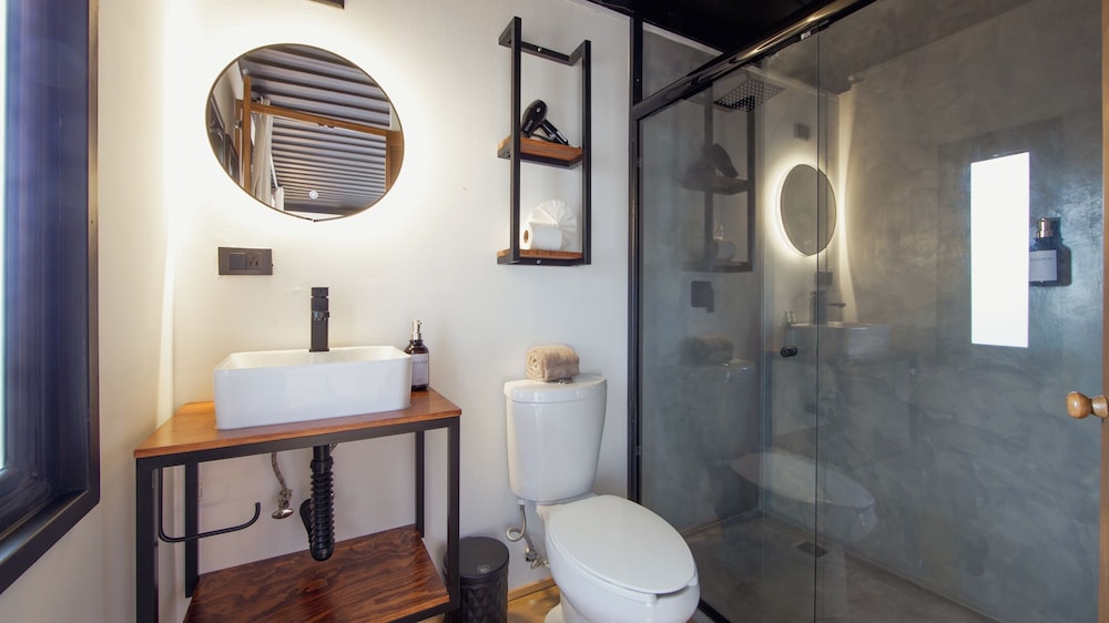 Inhouse Glamping 50/50