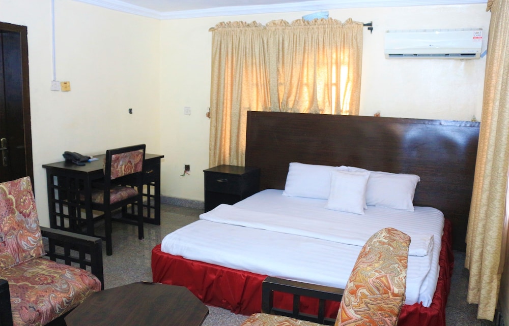 Sissi Hotel 7/17