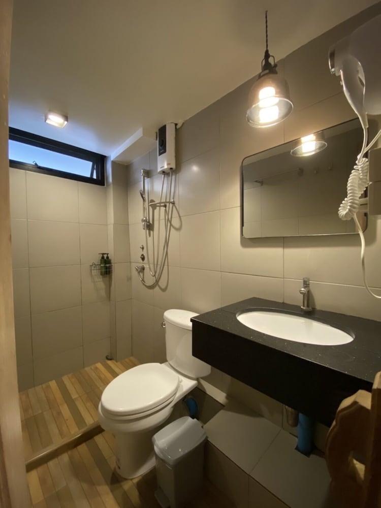 MONOMER HOSTEL BANGKOK 48/50