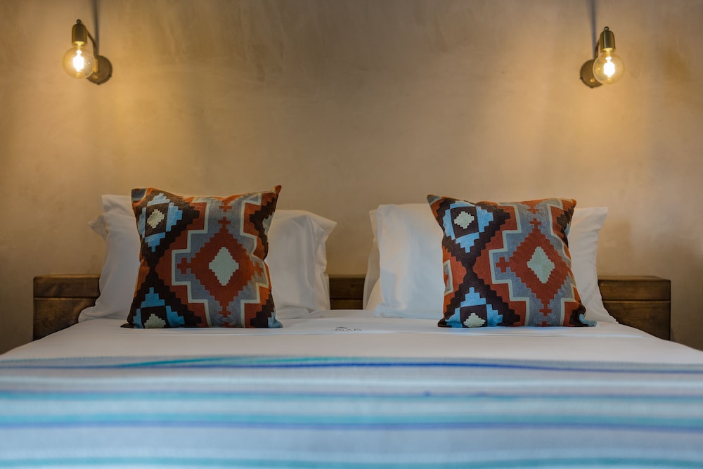 THE RIAD 12/28