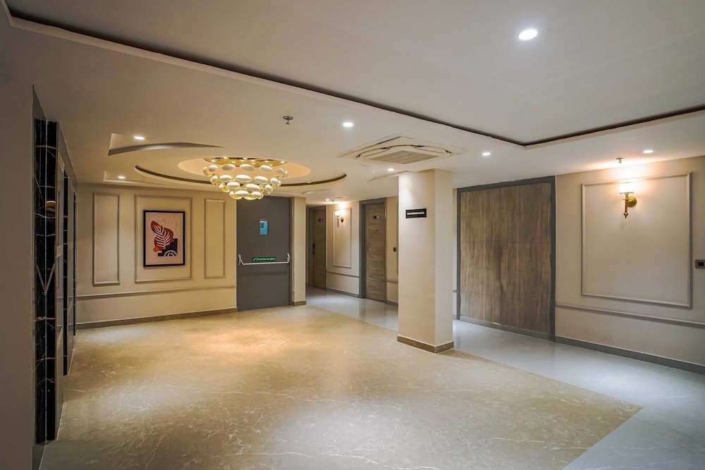 Clubhouse Hotel Chandigarh Mohali 8/47