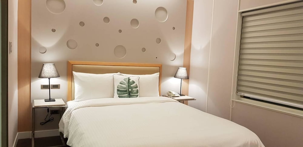 New California Hotel 14/46