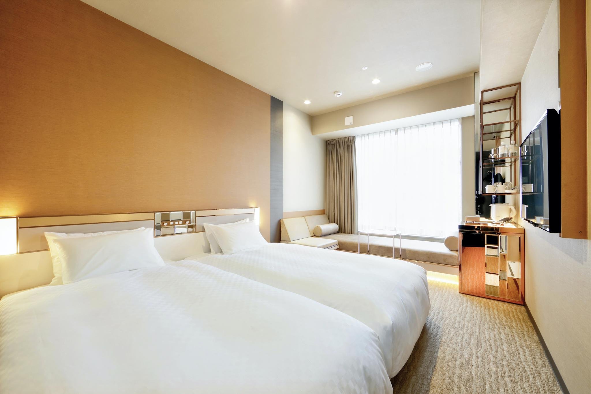 EXECUTIVE, TWIN BEDS