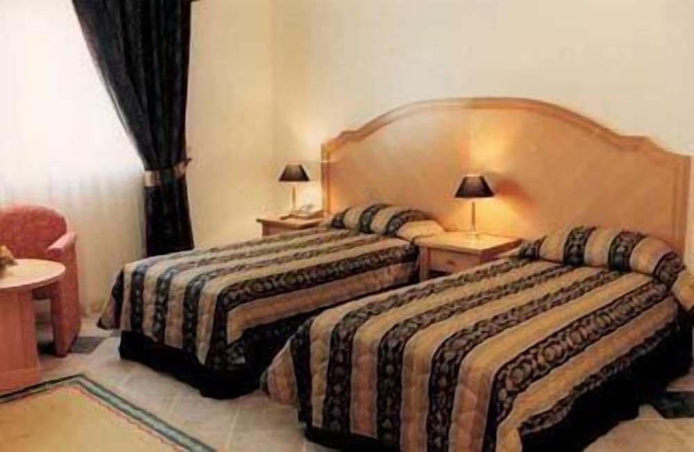 Safeer Hotel Suites 11/29