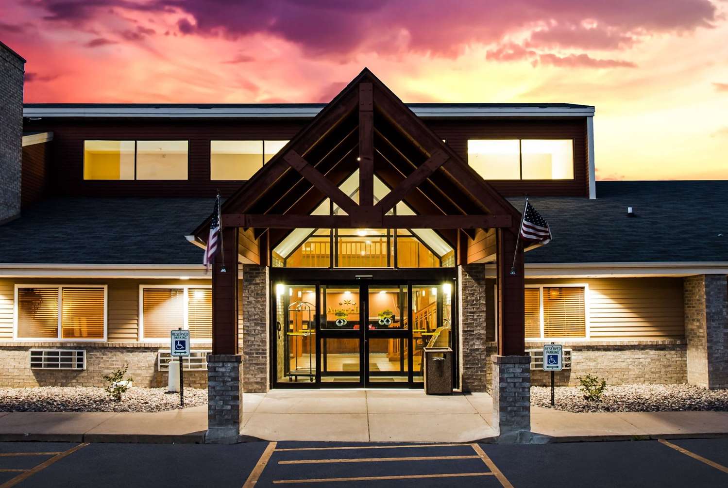 Americinn By Wyndham Menomonie 1/15