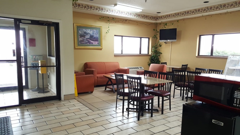 Red Lion Inn & Suites Caseyville 22/31