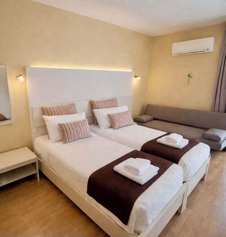 Nidimos Hotel 15/50