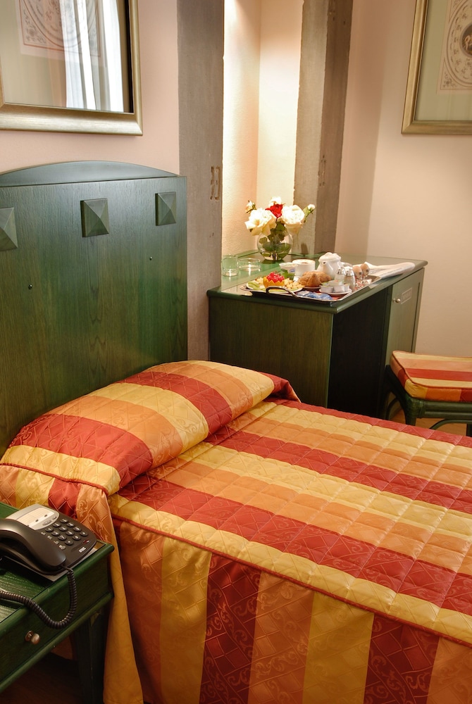 Bologna Hotel 17/28