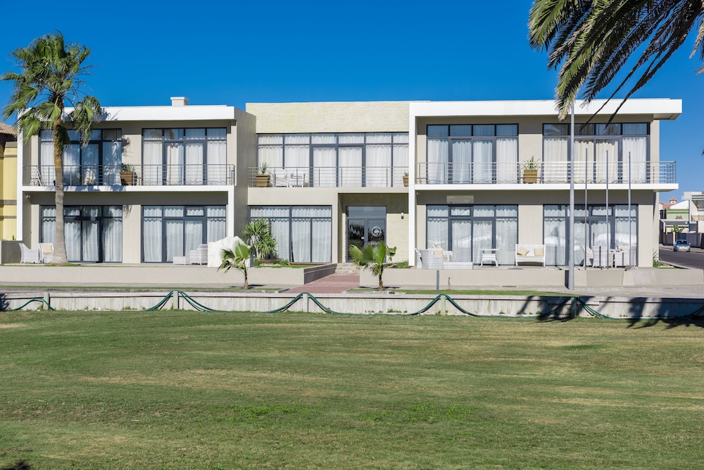 Flamingo Villas Boutique Hotel 2/50