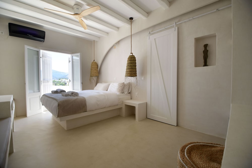 Smaragdi Hotel 26/56
