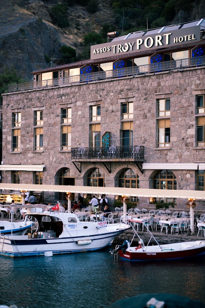 Assos Troy Port Hotel 43/47