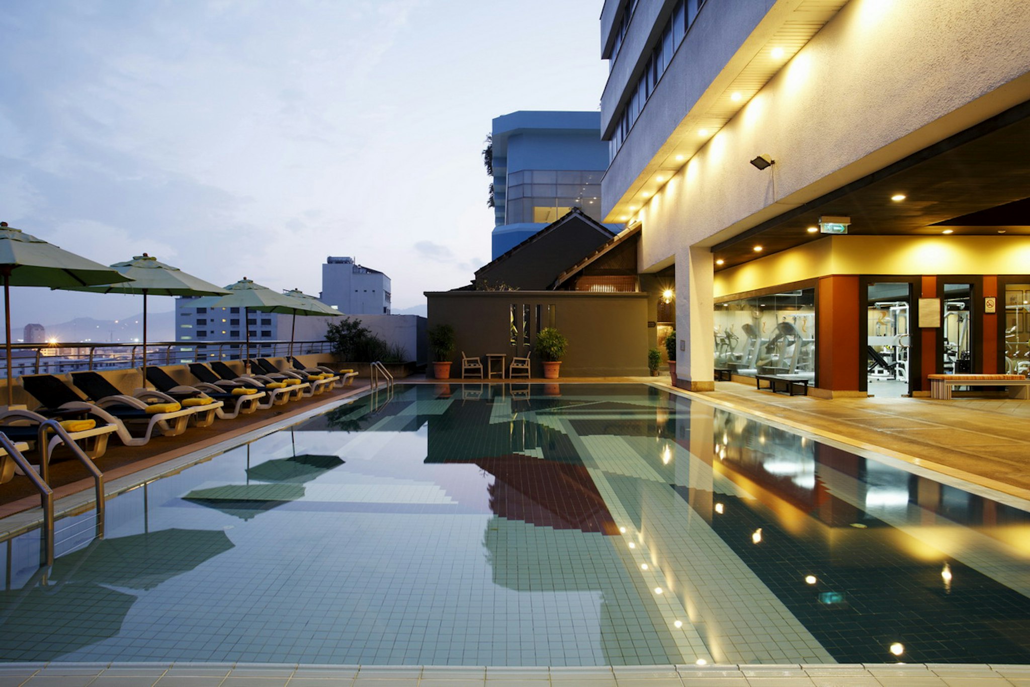 Centara Hotel Hat Yai 74/79