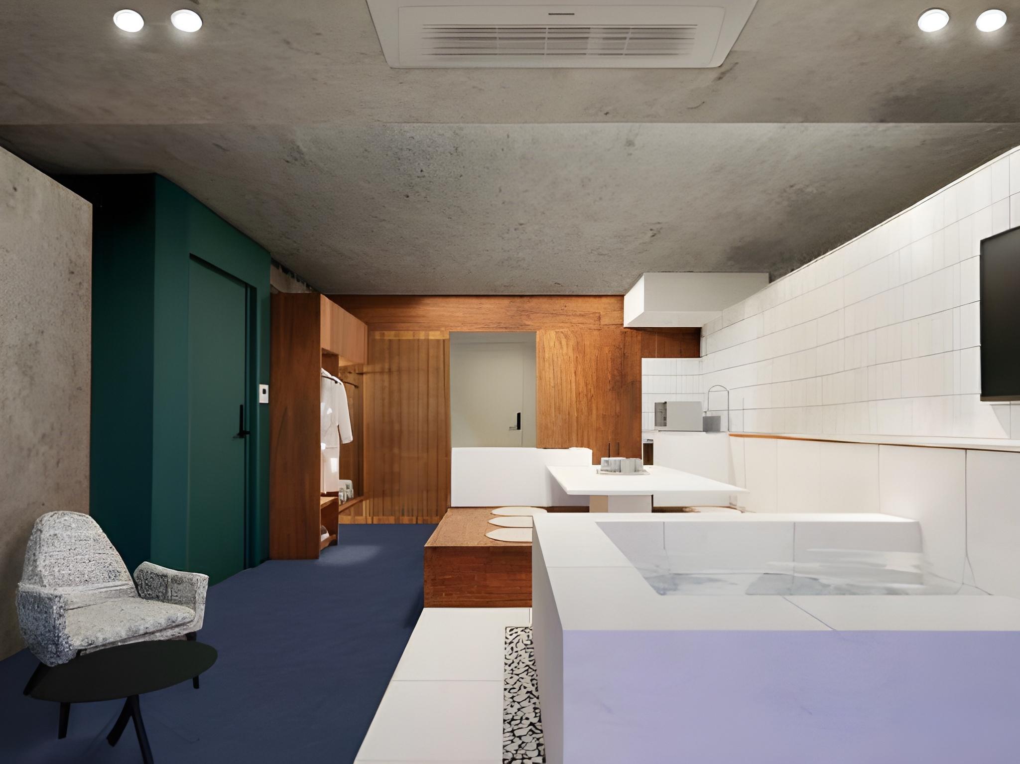 Renovated, Suite, 4 Beds, Hot Tub
