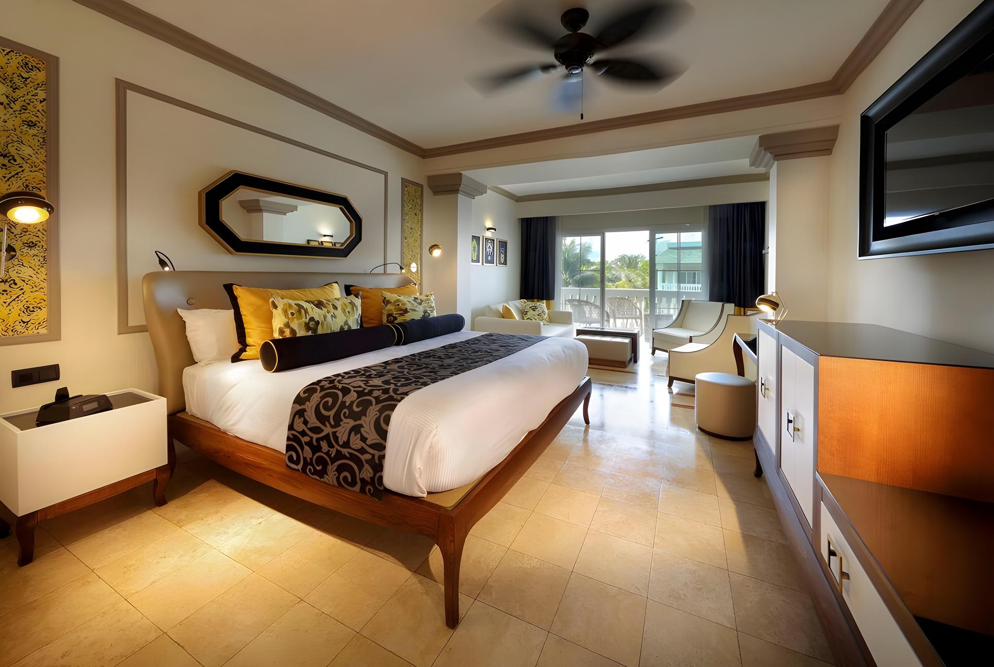 Junior Suite, King Bed, Beach Side, Ocean View