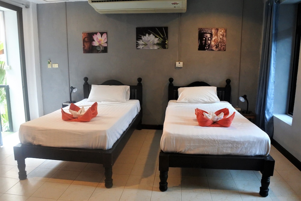 Hi Karon Beach Hotel 5/50