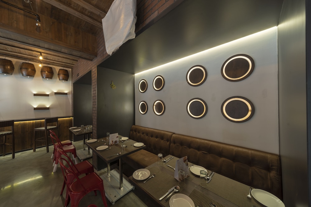Icon Boutique Hotel by Bhagini 24/33