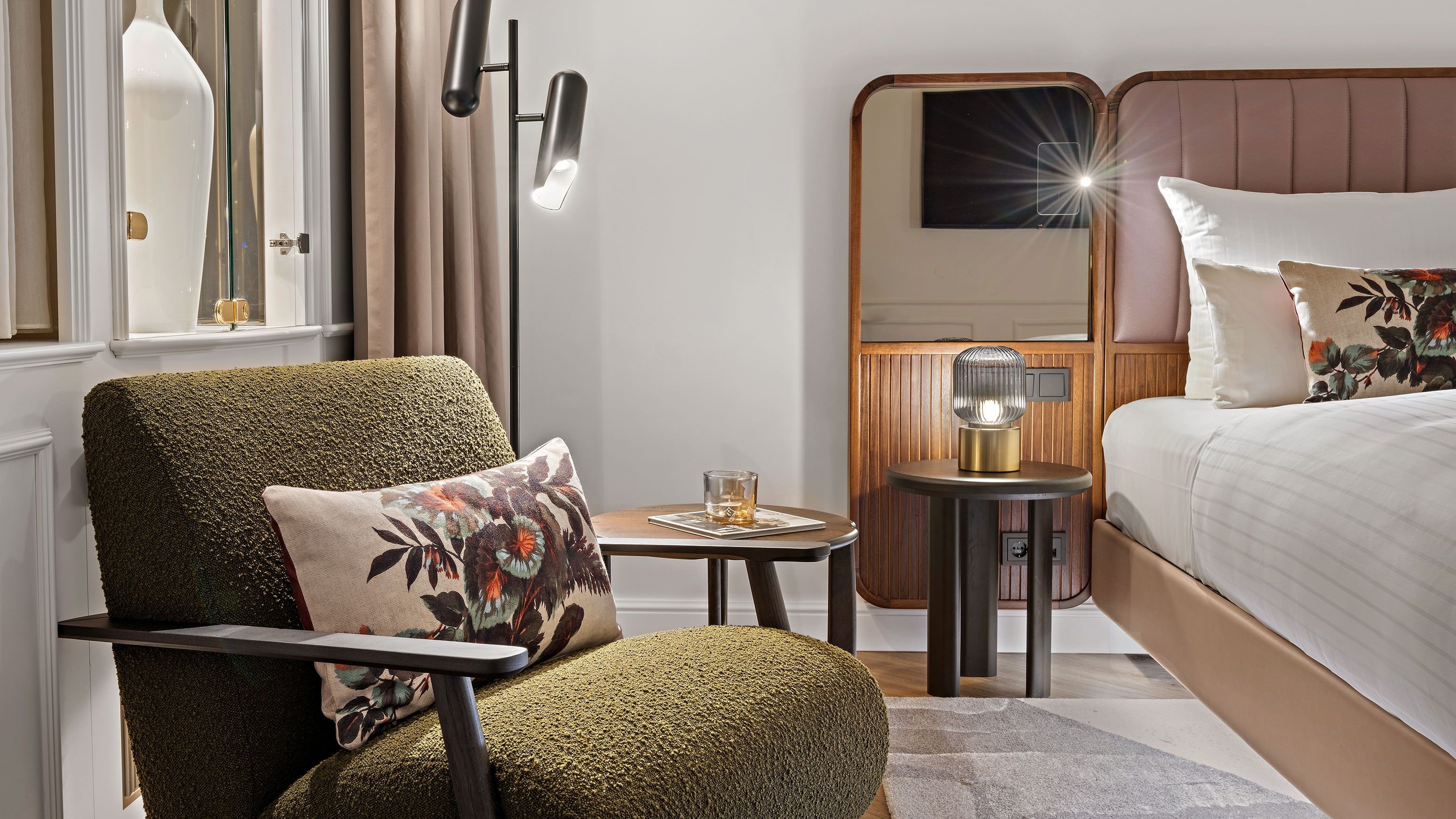 Courtyard, Suite