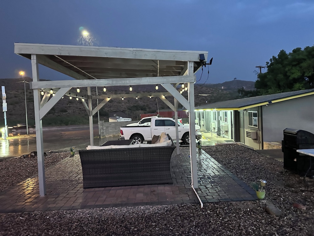 Belle-Aire Motel 49/58