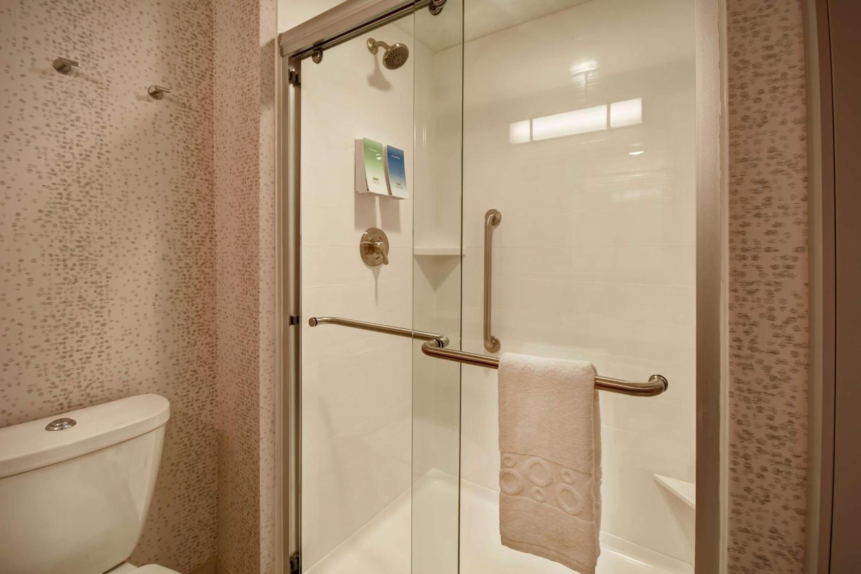 1 Bedroom, Suite, 2 Queen Beds, Sofa
