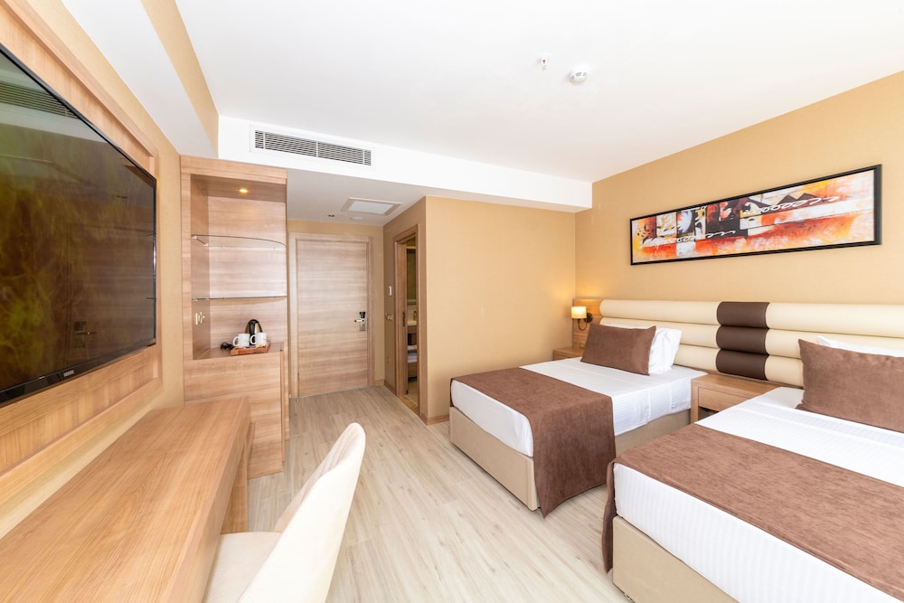 38 Hotel 13/64
