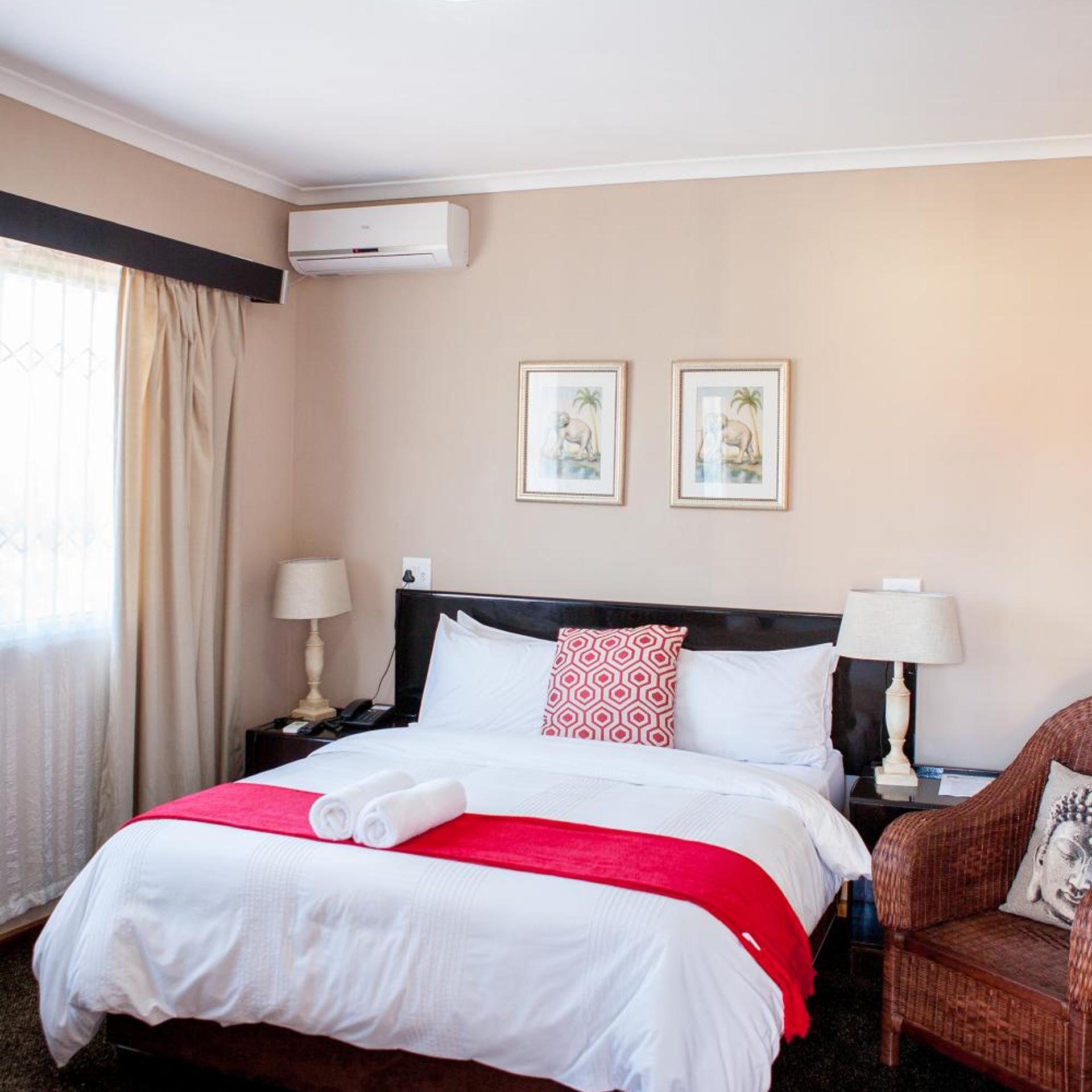 Deluxe, Double or Twin Bed