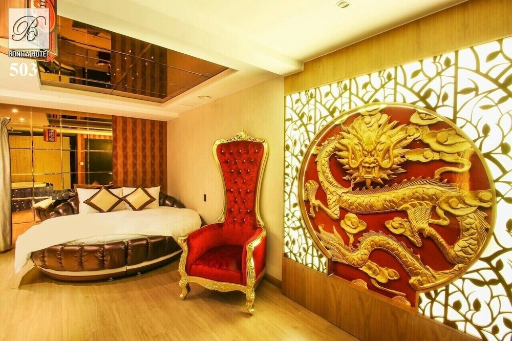 Collection O District 10 - Bonita Grand Hotel 40/50