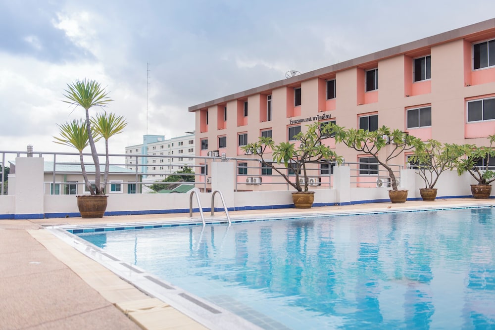 K.S. Pavilion Hotel 8/50